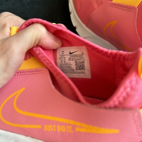 Nike runners - EU40 - 7Y - women’s 9​ - Picture 6 of 8